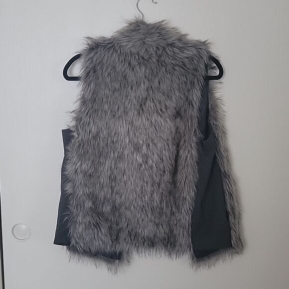 Gray fur vest - Picture 4 of 5